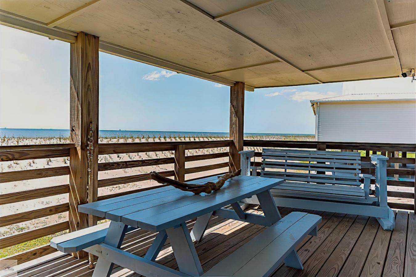 Blue Dolphin Inn And Cottages Grand Isle Exterior foto